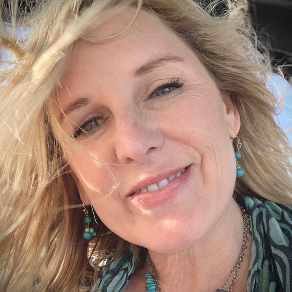 Meet your Posher, Kim - Picture 2 of 7